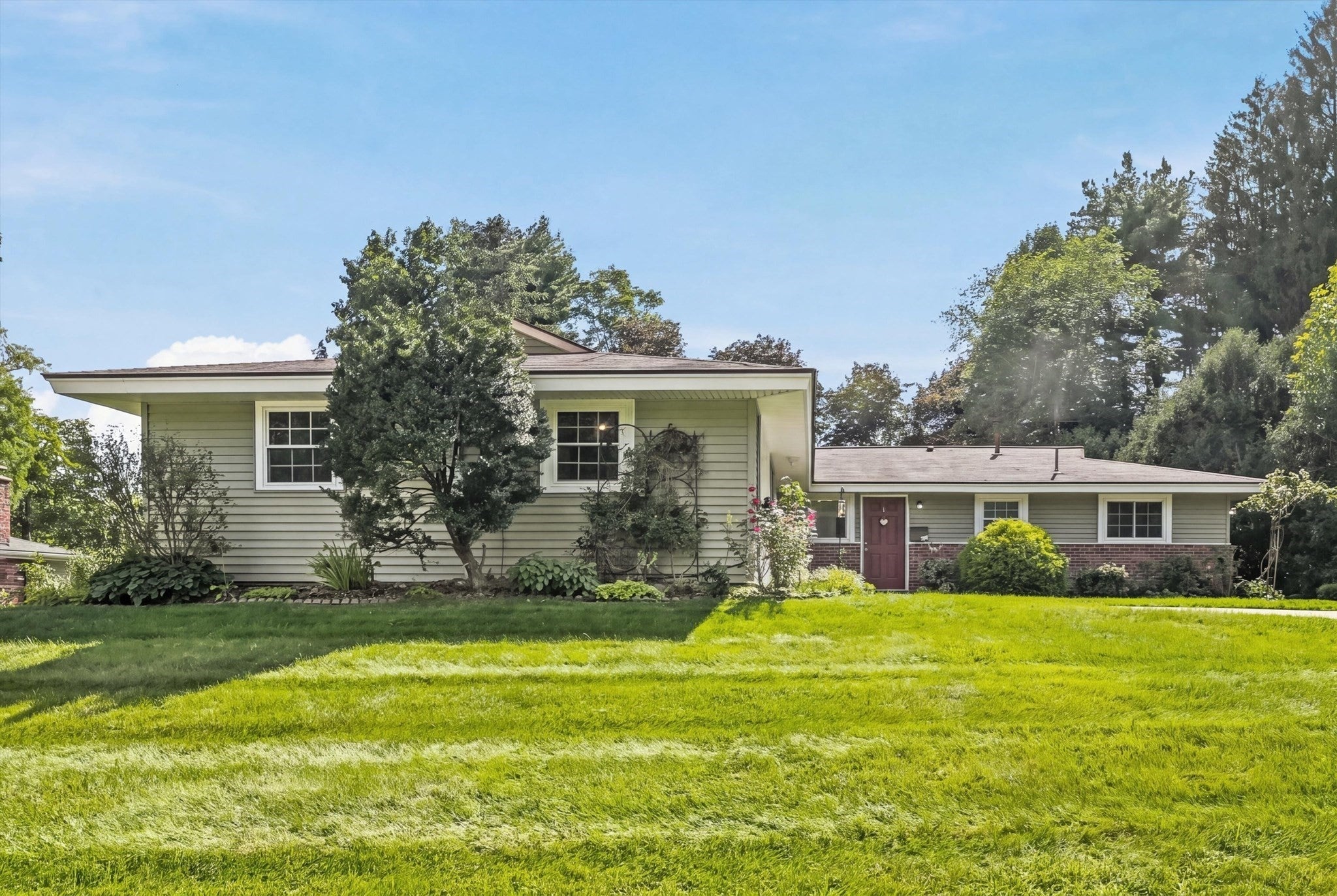 15 Eaton Rd W RD, Framingham, MA Photo #2