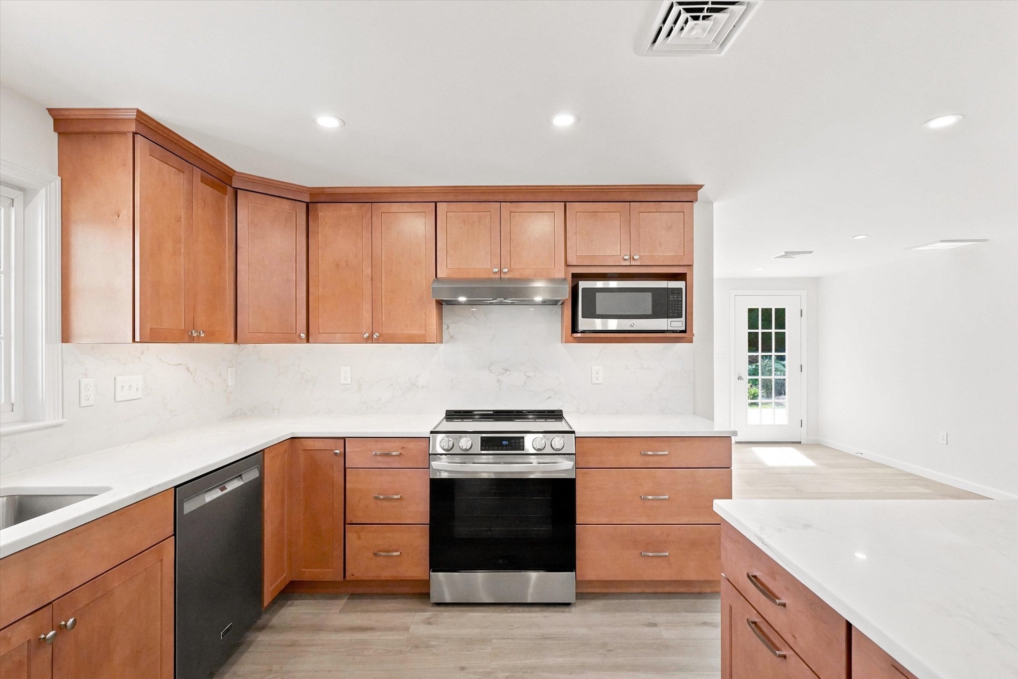 15 Eaton Rd W RD, Framingham, MA Photo #9