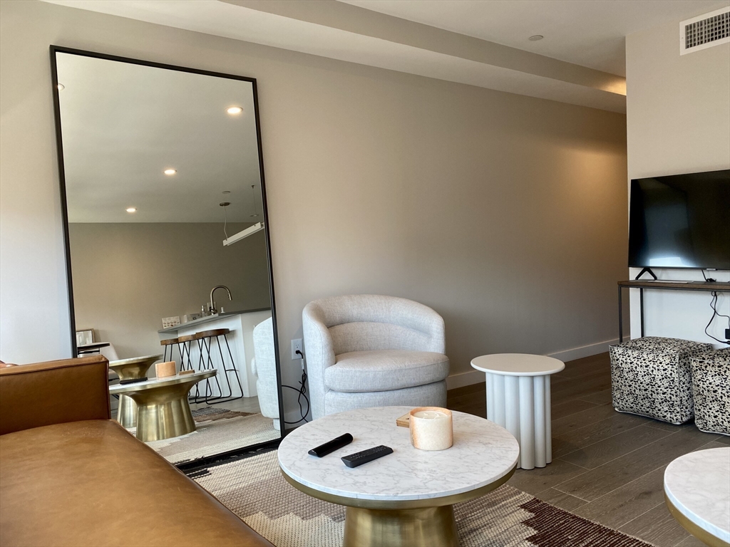 244 Hanover St 610