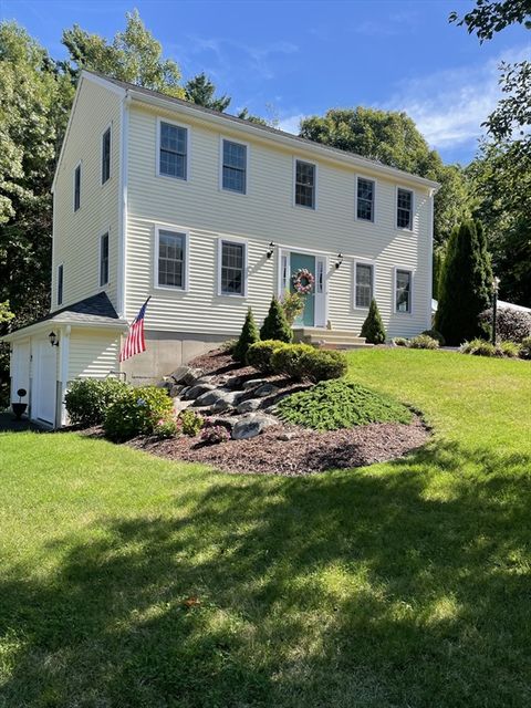 89 Holly Ridge Dr Hanson MA 02341