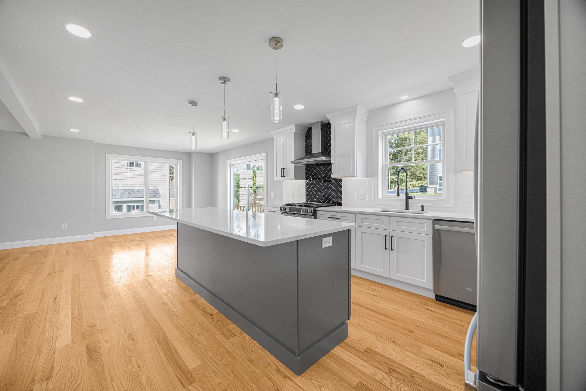 188 St Louis Avenue, Woonsocket, RI, 188 St Louis Avenue, Woonsocket, RI Photo #11