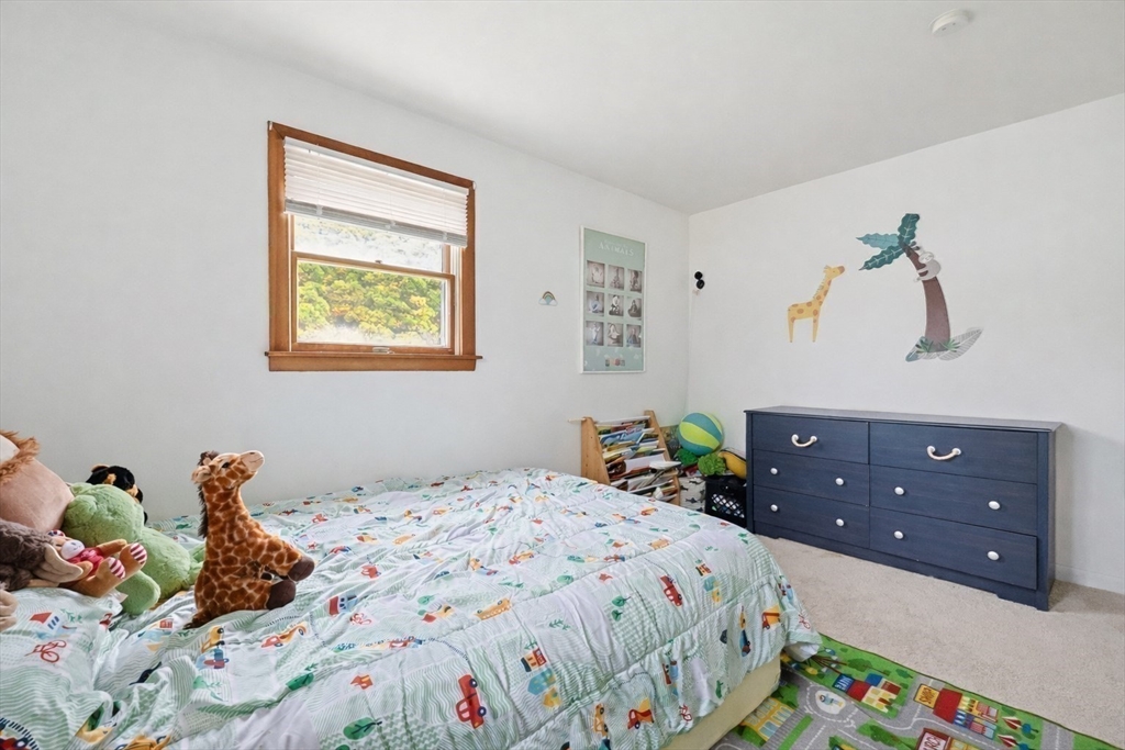 39 Marion St, Holbrook, MA Photo #9