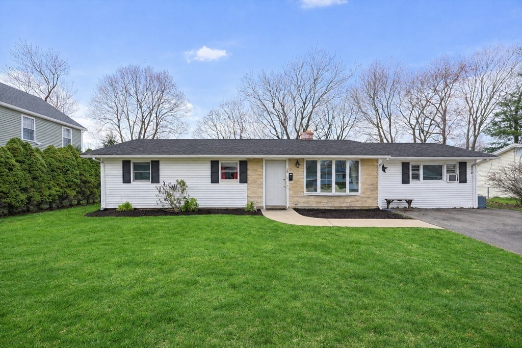 39 Marion St, Holbrook, MA Photo #1