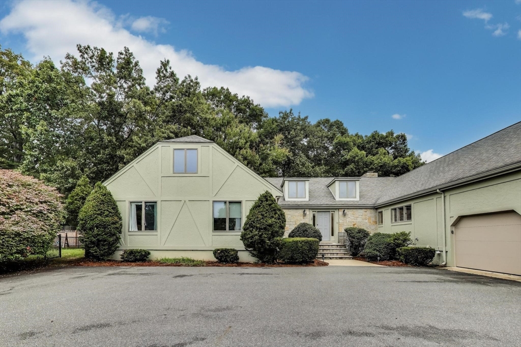 17 Royal Ct
