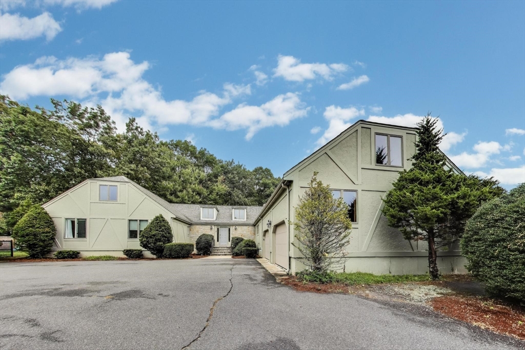 17 Royal Ct