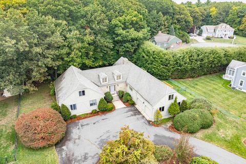 17 Royal Ct Norwood MA 02062