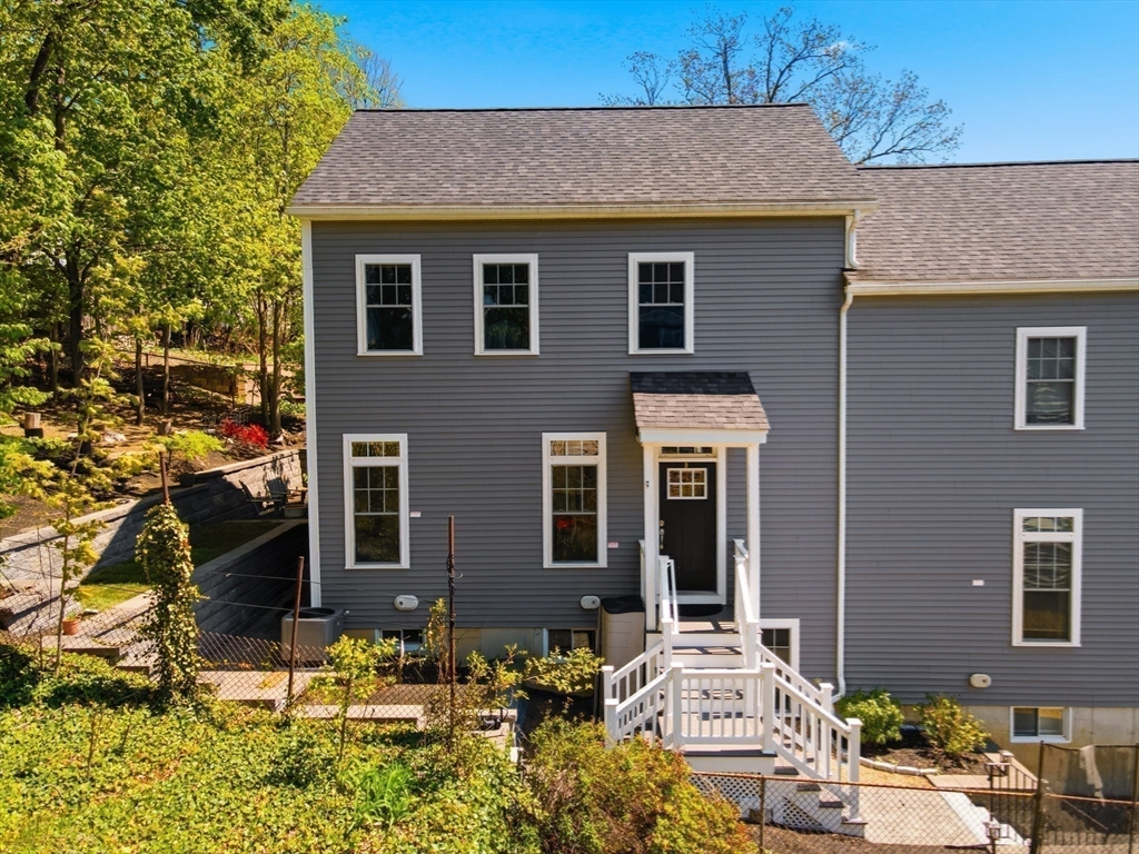 Photo of 33 Charles St, Watertown, MA