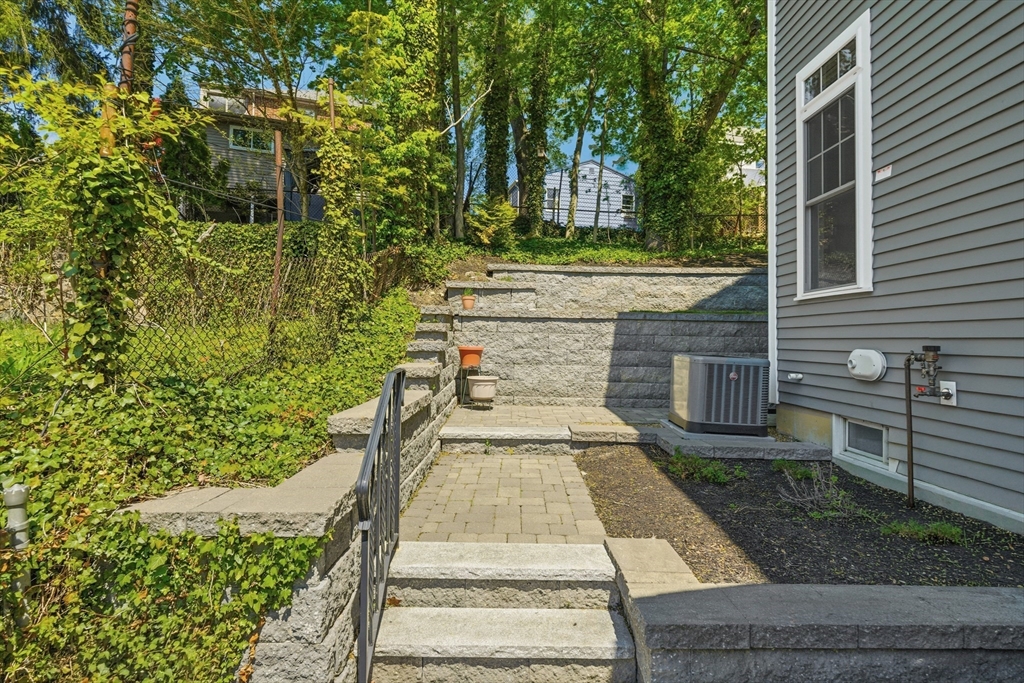 33 Charles St #33, Watertown, MA Photo #15