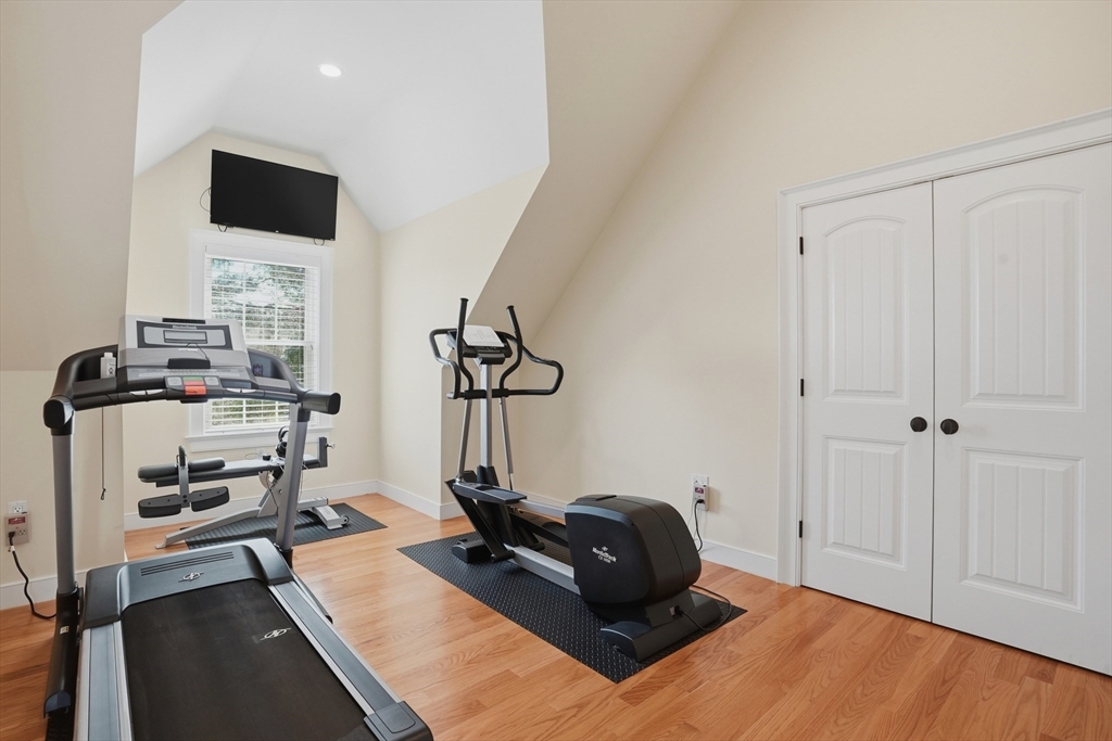 1 Twin Springs Drive, Saugus, MA Photo #18