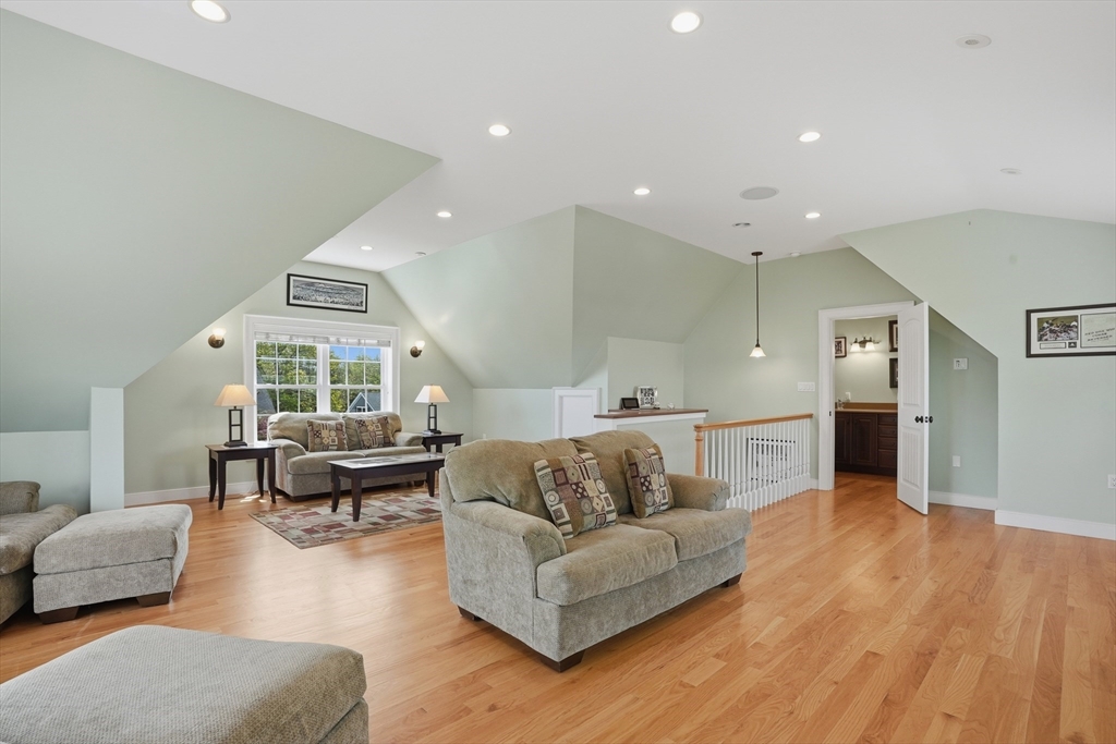 1 Twin Springs Drive, Saugus, MA Photo #10