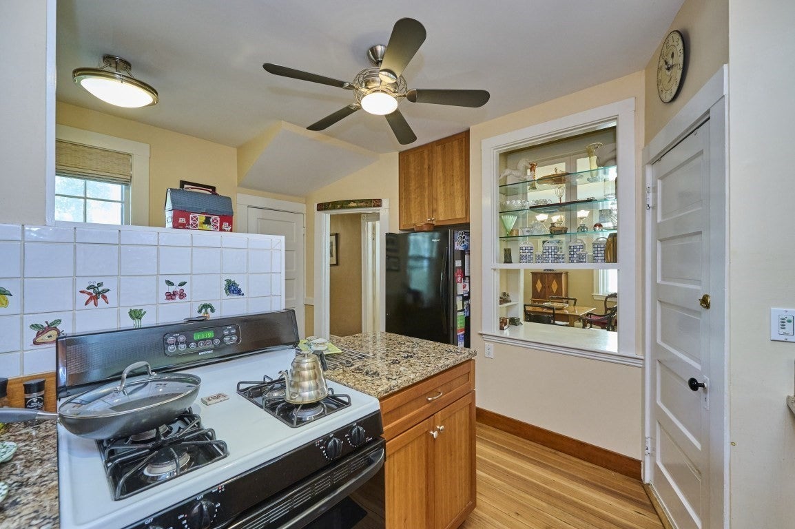 19 Brown Ave, Boston, MA Photo #6
