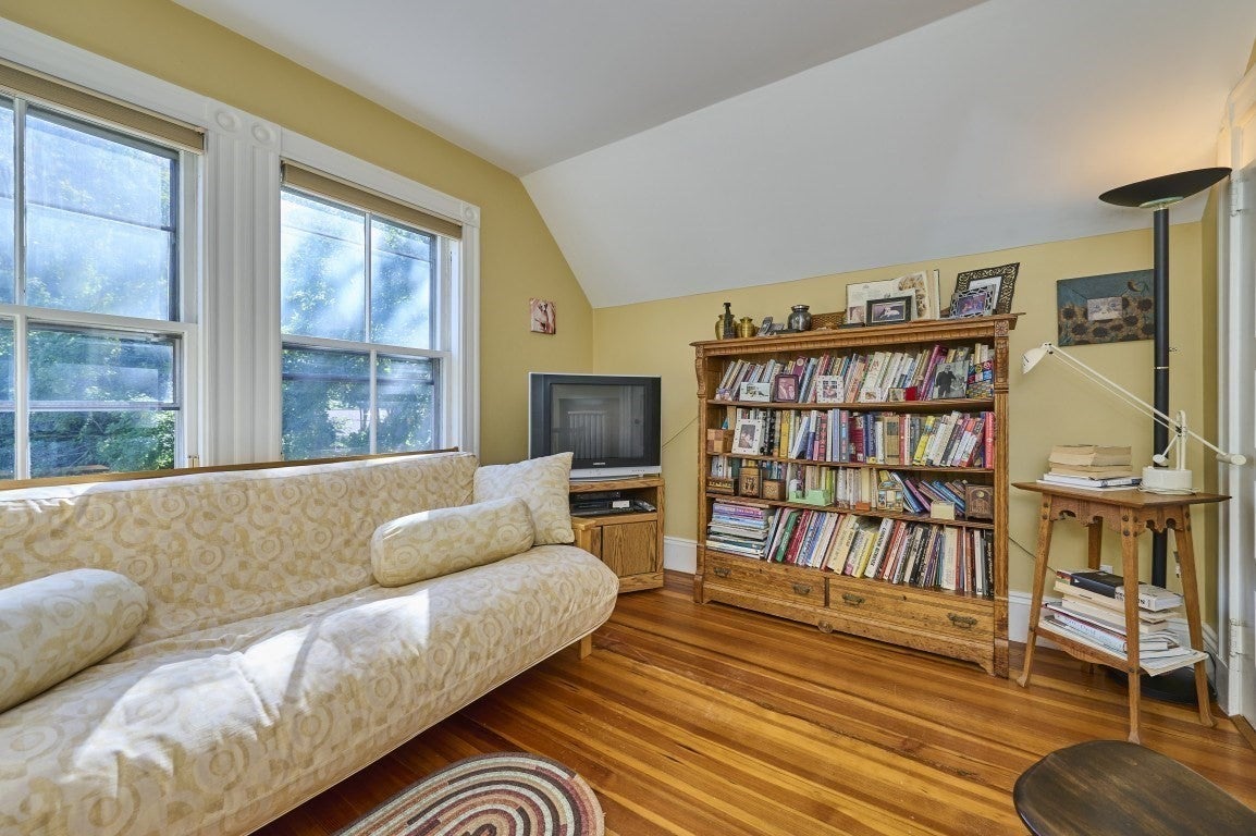 19 Brown Ave, Boston, MA Photo #16