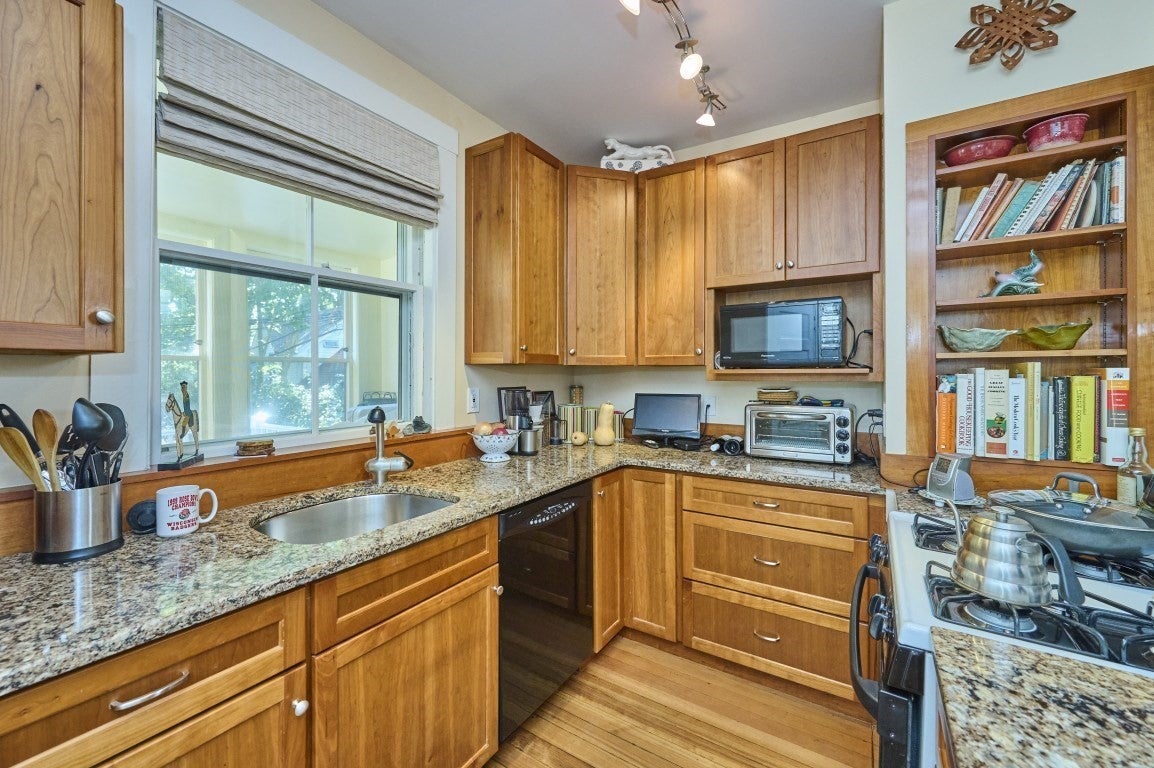 19 Brown Ave