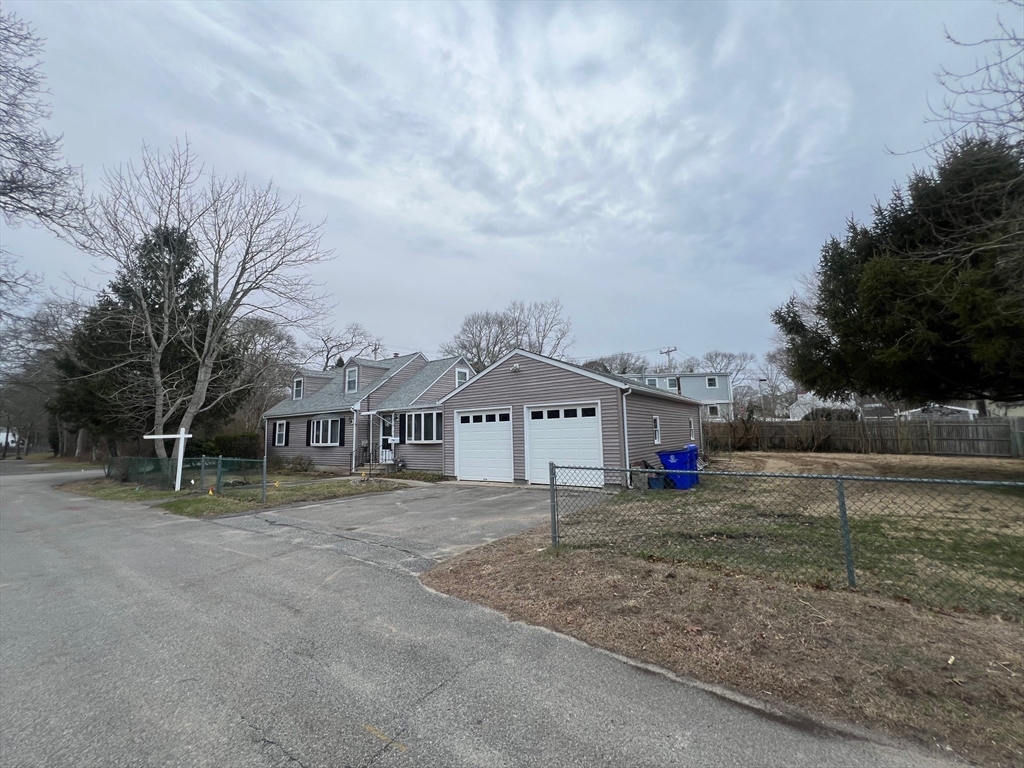 3 Maple St