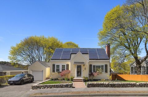 Photo of 6 Nantucket Ave, Swampscott, MA 01907 (MLS # 73510085)