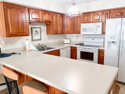 Photo of 25 Green Leaves Dr #508, Amherst, MA 01002 (MLS # 73459521)