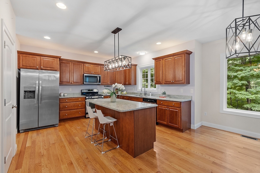 6 Beacon Ct