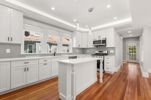 85-87 Dexter Avenue 85 Watertown MA 02472