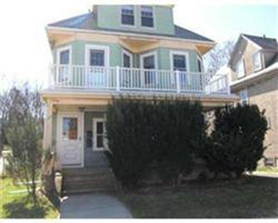 Click for 107 Merrymount Rd #2, Quincy, MA slideshow