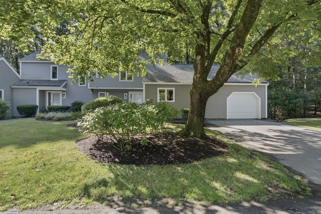 Photo of 2 Steepletree Lane, Wayland, MA
