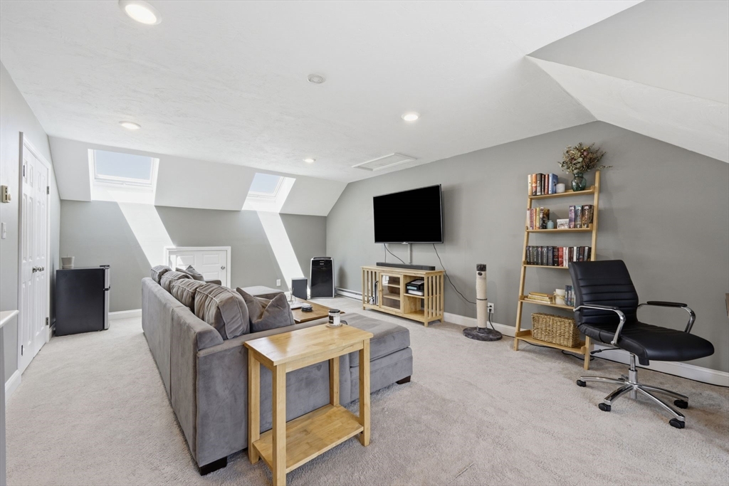 56 Whispering Pine Cir #56, Worcester, MA Photo #23