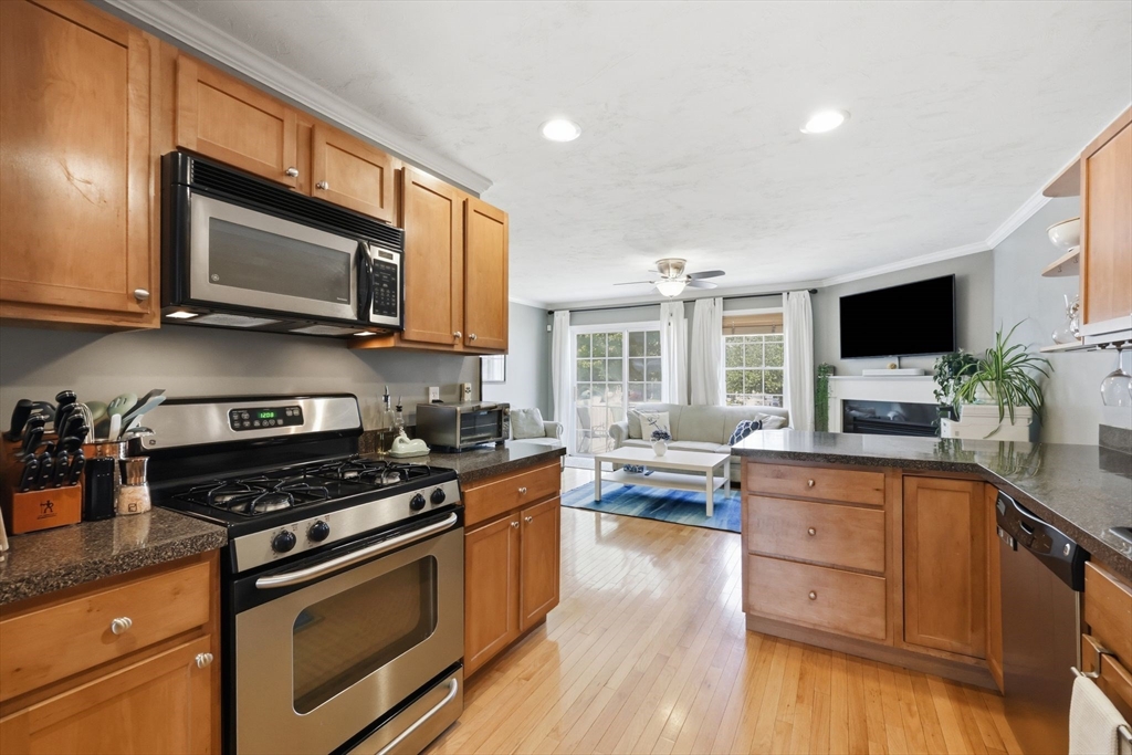 56 Whispering Pine Cir #56, Worcester, MA Photo #9
