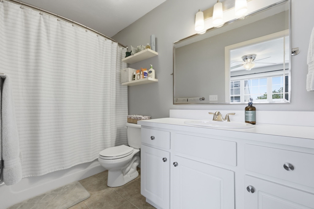 56 Whispering Pine Cir #56, Worcester, MA Photo #18