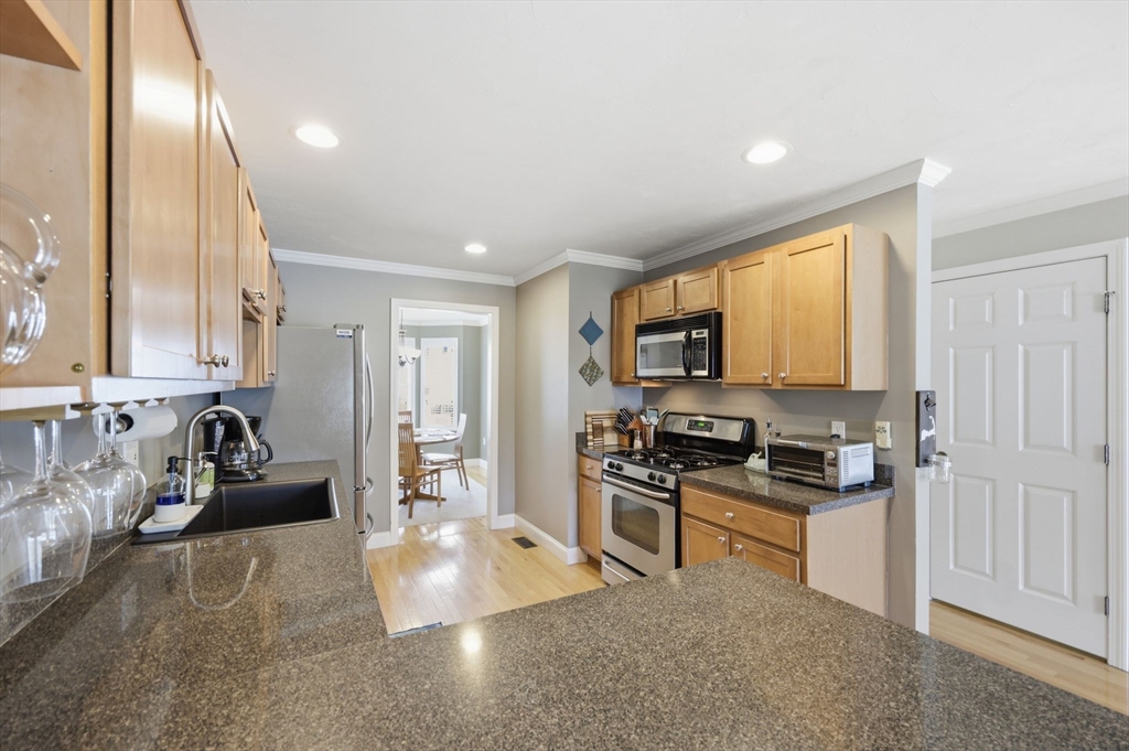 56 Whispering Pine Cir #56, Worcester, MA Photo #6