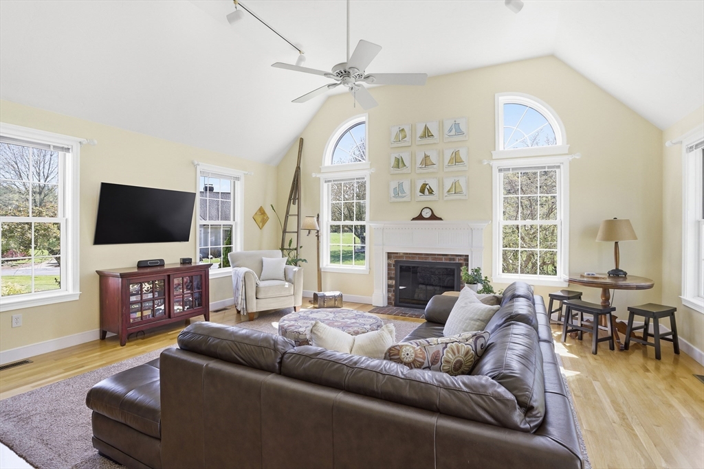 10 Hayrick Lane, Westford, MA Photo #11