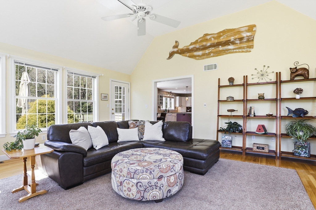 10 Hayrick Lane, Westford, MA Photo #12