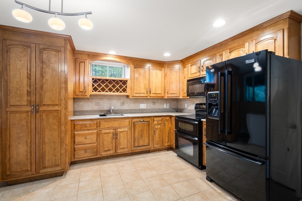 9 Arrowhead Ln, Franklin, MA Photo #25
