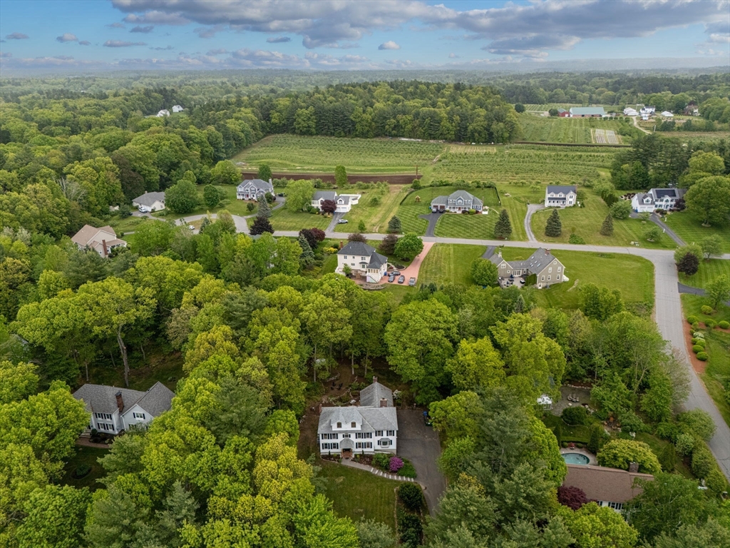 4 Rockwood Ln