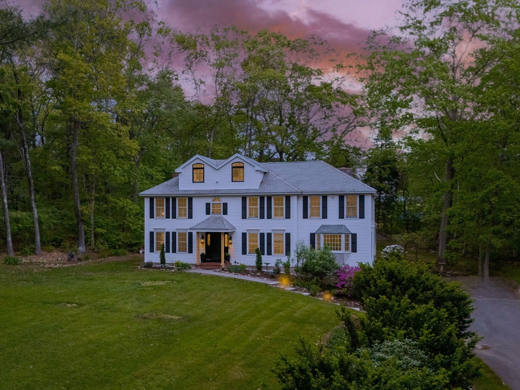 4 Rockwood Ln