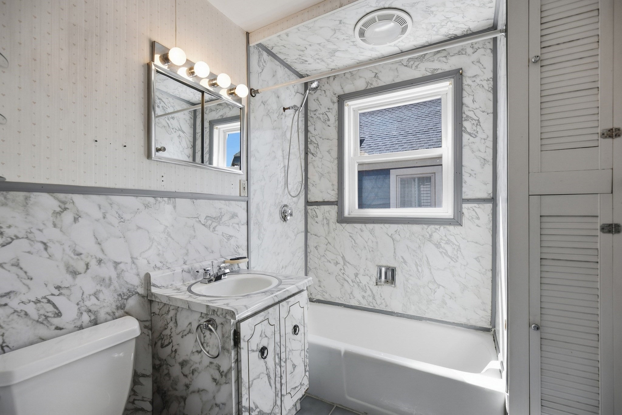 262 Essex St, Swampscott, MA, 262 Essex St, Swampscott, MA Photo #24