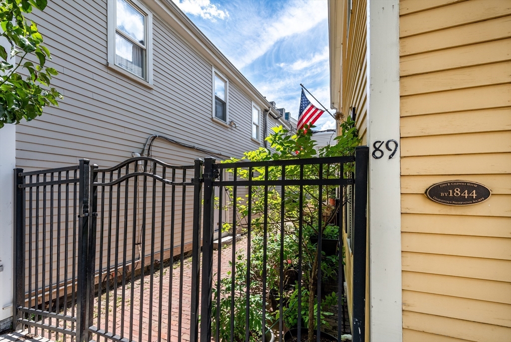 89 School St 2