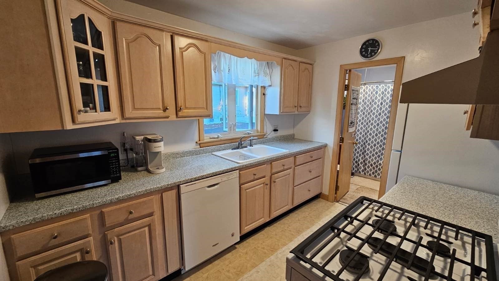 351 Ocean Grove Ave, Swansea, MA, 351 Ocean Grove Ave, Swansea, MA Photo #10