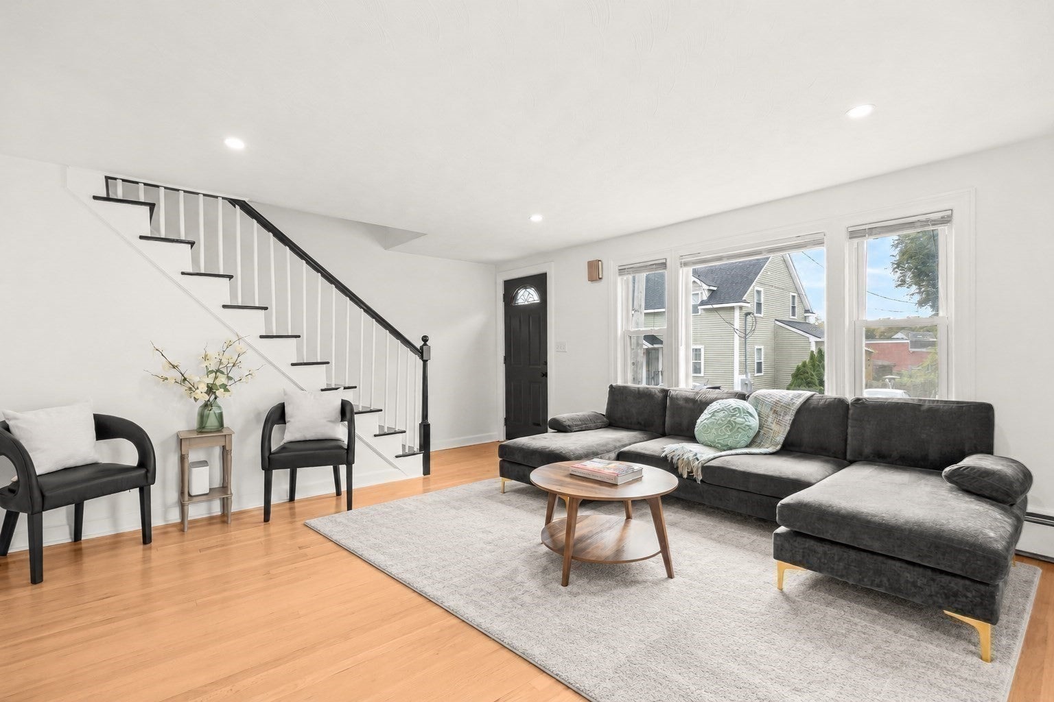 10 Garfield Avenue, Woburn, MA Photo #4
