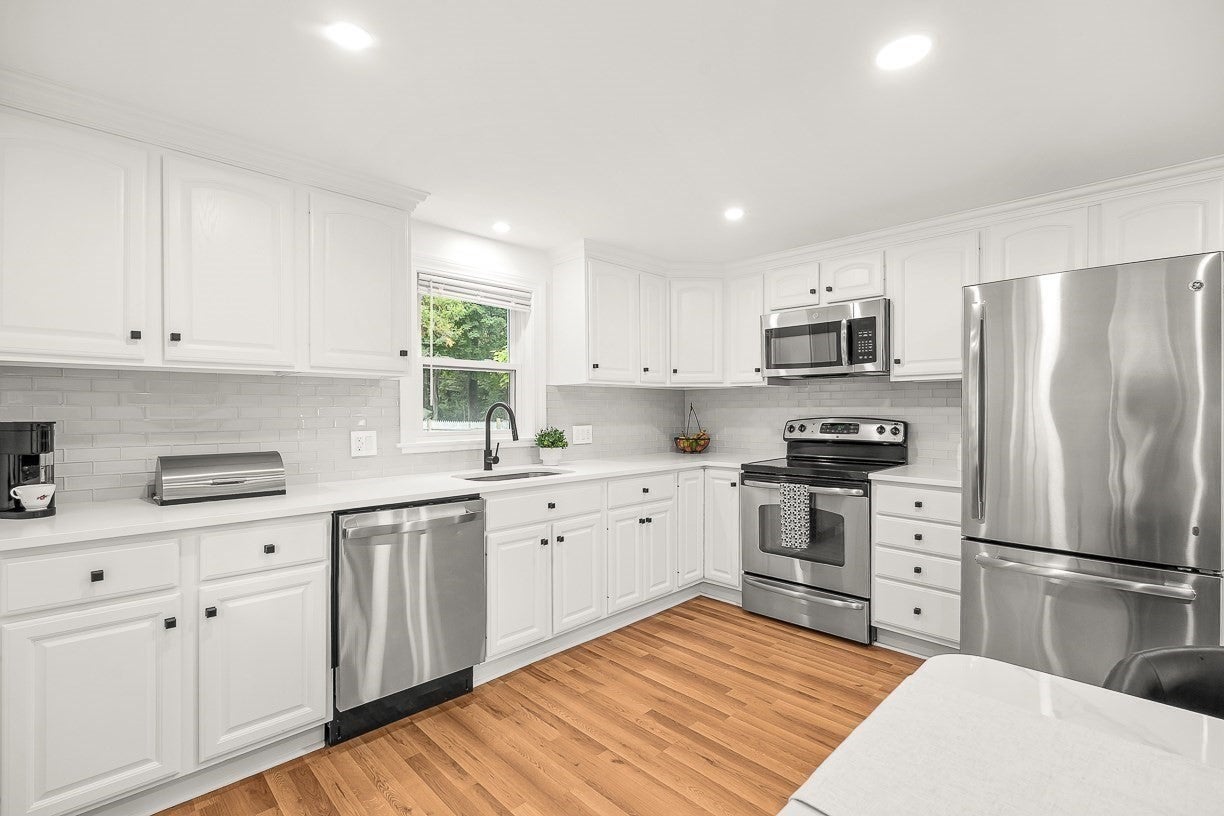 10 Garfield Avenue, Woburn, MA Photo #8