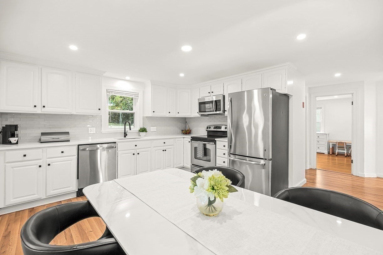 10 Garfield Avenue, Woburn, MA Photo #11