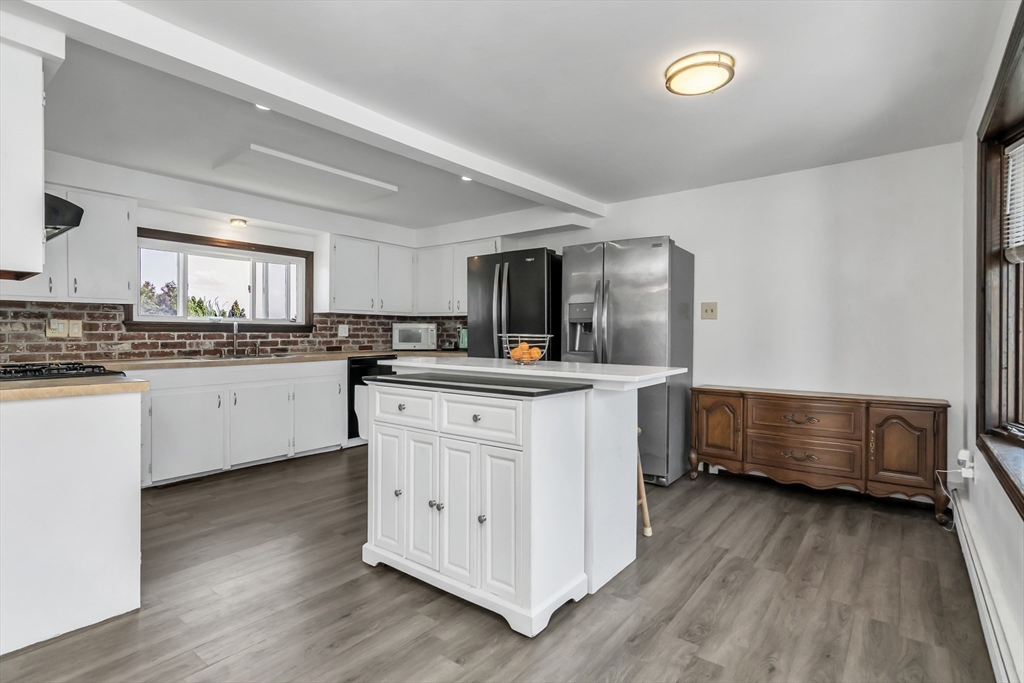 Lowell, Massachusetts 01854, United States, 4 Bedrooms Bedrooms, ,2 BathroomsBathrooms,Residential,Active,171850