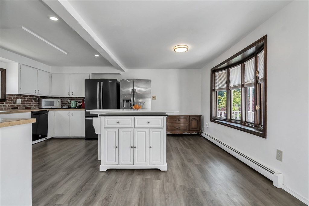 Lowell, Massachusetts 01854, United States, 4 Bedrooms Bedrooms, ,2 BathroomsBathrooms,Residential,Active,171850