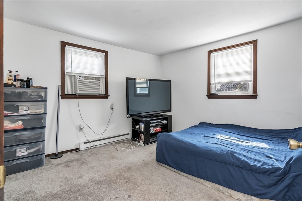 Lowell, Massachusetts 01854, United States, 4 Bedrooms Bedrooms, ,2 BathroomsBathrooms,Residential,Active,171850