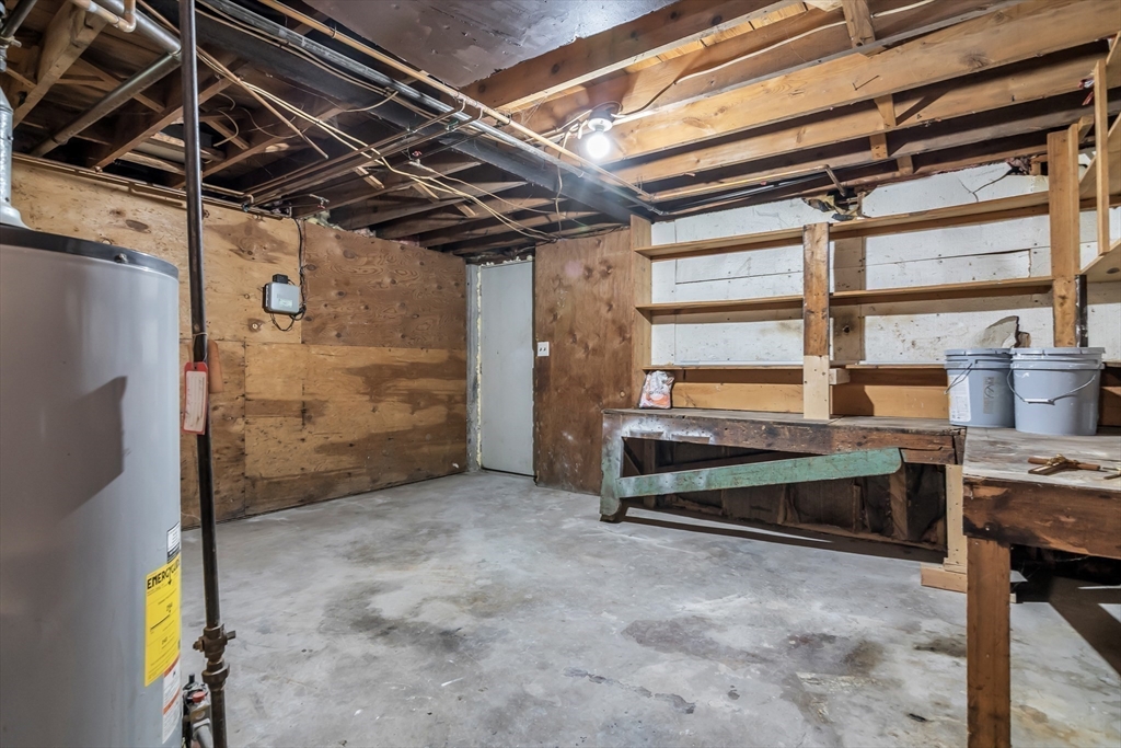 Lowell, Massachusetts 01854, United States, 4 Bedrooms Bedrooms, ,2 BathroomsBathrooms,Residential,Active,171850