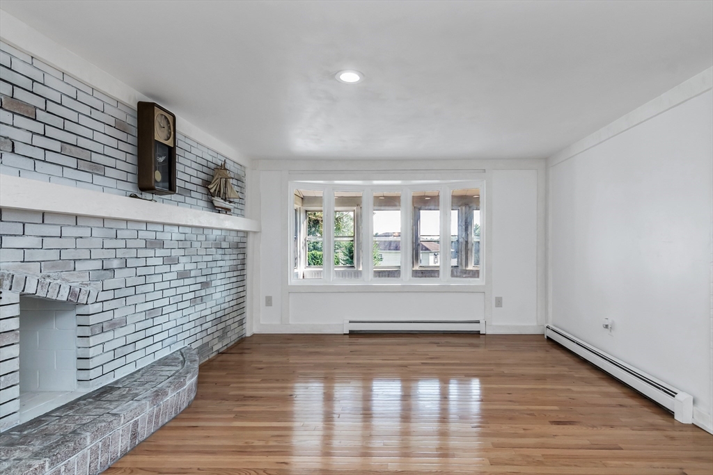 Lowell, Massachusetts 01854, United States, 4 Bedrooms Bedrooms, ,2 BathroomsBathrooms,Residential,Active,171850