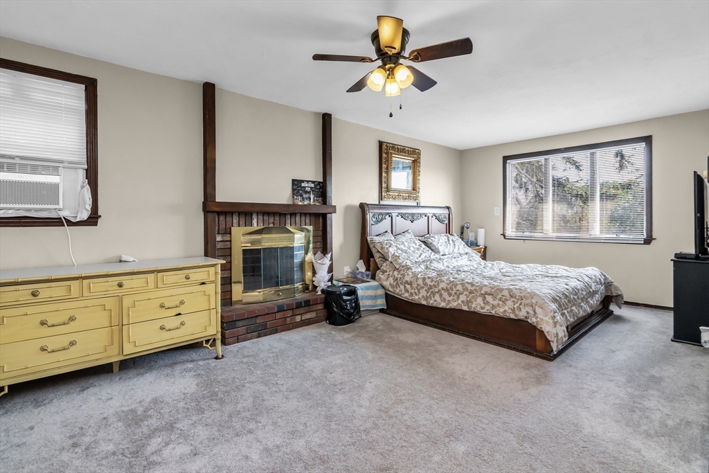 Lowell, Massachusetts 01854, United States, 4 Bedrooms Bedrooms, ,2 BathroomsBathrooms,Residential,Active,171850