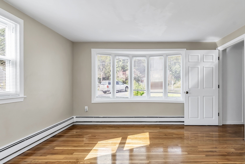 Lowell, Massachusetts 01854, United States, 4 Bedrooms Bedrooms, ,2 BathroomsBathrooms,Residential,Active,171850