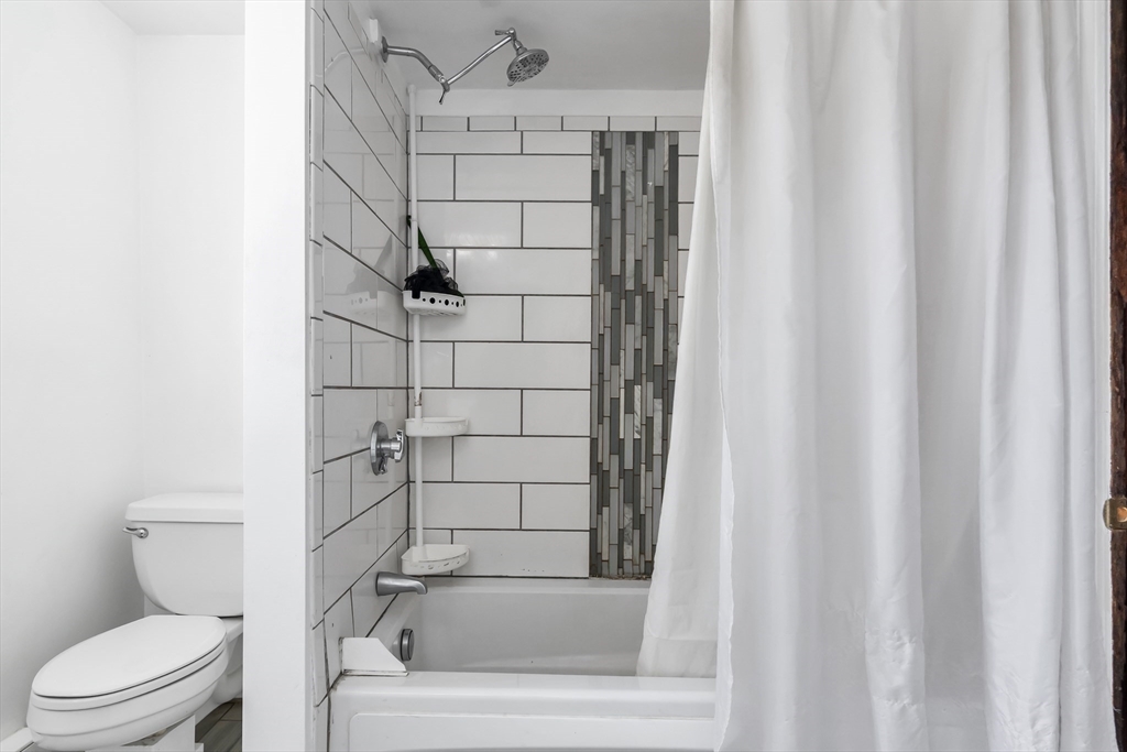 Lowell, Massachusetts 01854, United States, 4 Bedrooms Bedrooms, ,2 BathroomsBathrooms,Residential,Active,171850