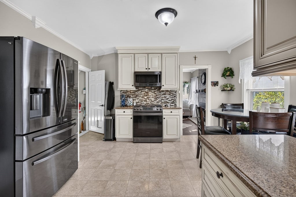 103 B St, Lowell, MA Photo #8