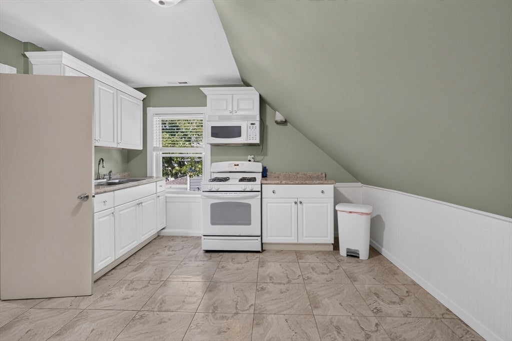 103 B St, Lowell, MA Photo #28