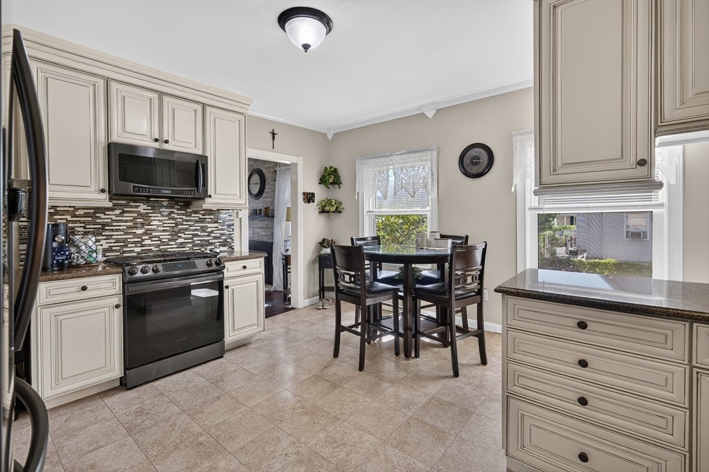 103 B St, Lowell, MA Photo #9
